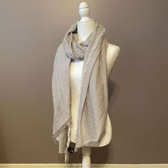 Saks Fifth Avenue Black Label Gray Modal and Cashmere Scarf - Picture 2 of 10